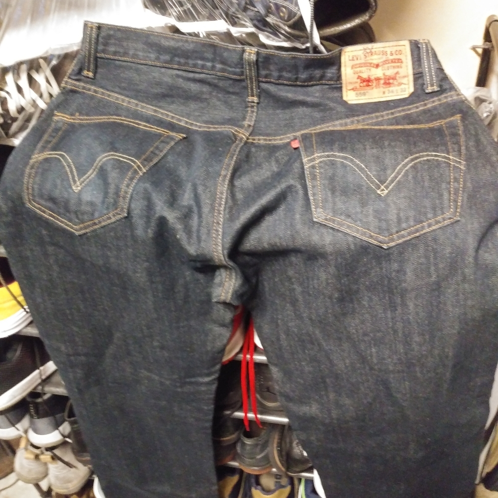 Levi's dark blue sz 34/32
